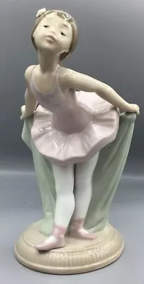 Nao By Lladró Porcelain Figurine Young Girl Ballerina ‘My Recital’ #1151  • £55