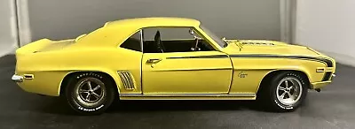 ERTL 1969 Camaro SS396 Daytona Yellow 1:18 American Muscle • $45