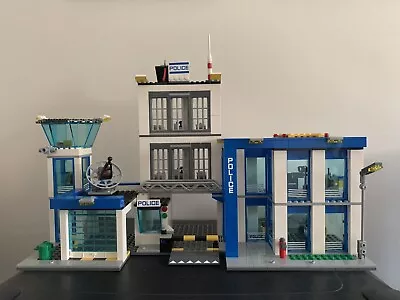 LEGO CITY: Police Station (60047) • $200