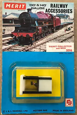 Vintage Merit Railway Oo & Ho Gauge Accessories -5096 -ticket Collector & Box • £4.99