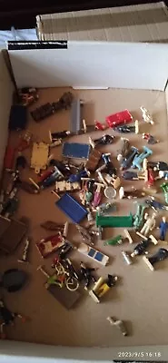£7.99 • Buy AIRFIX 00 Gauge ,Large Lot Of PLASTIC RAILWAY PLATFORM ACCESSORIES & PEOPLE
