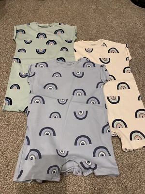 £5 • Buy Rainbow Baby Vests 18-24 Months
