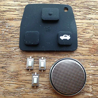 FOR Toyota Rav4 Yaris MR2 Corolla Avensis  3 Button Remote Key Fob Case Battery • $3.23