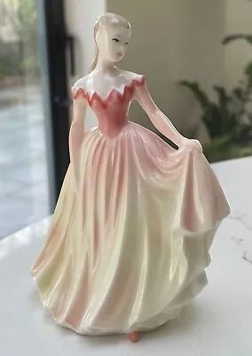 COALPORT Figurine Debutantes Collection TRUE LOVE 1992 Excellent Condition • £19.50