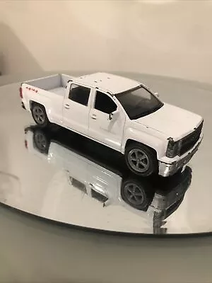 New-Ray 2014 Chevy Silverado 4x4 Crew Cab Diecast Pickup Truck White 1/43 Scale • $14.99