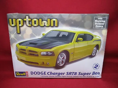 £68.81 • Buy Dodge Charger SRT8 Super Bee Uptown Muscle Car Revell 1:25 Model Kit 85-4225