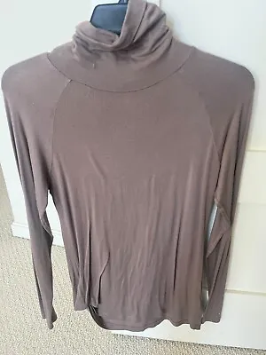 Zara Basics Light Brown Light Turtle Neck M • $10.99