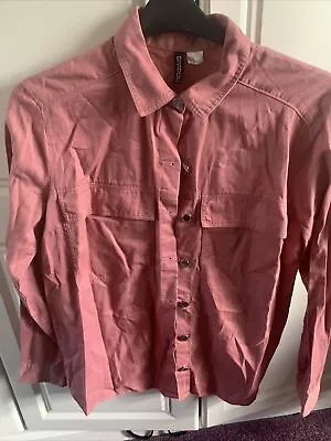 Ladies Size M H&M Shirt • $1.23