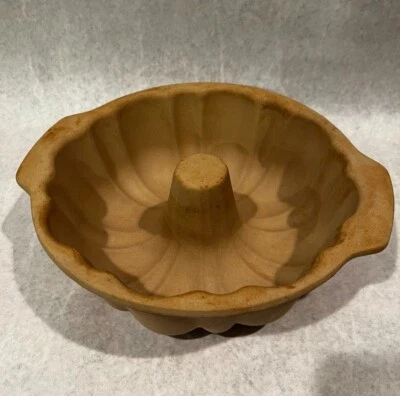 $16.20 • Buy The Pampered Chef Family Heritage Stoneware 10  Bundt Baking Fluted Cake Pan