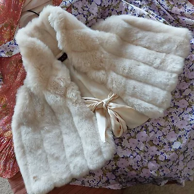 £5 • Buy Debut Debenhams Wedding Event Vintage Glamorous Fur Cape One Size