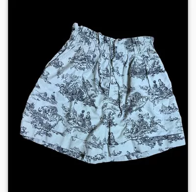 Cabbages And Roses Cotton Linen Victorian Print Shorts XS • $20