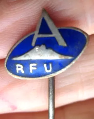 AUCKLAND Vintage  Metal Enamel RUGBY FOOTBALL UNION Stickpin PIN BADGE • £2.99