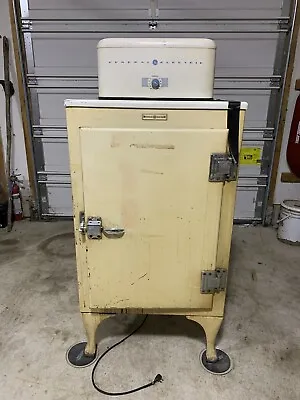 Vintage General Electric Refrigerator Model Fea2d16 (Works) • $200
