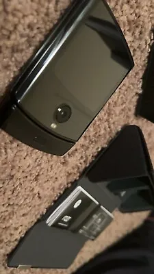 Motorola Razr - 128GB - Noir Black (Unlocked) • $400