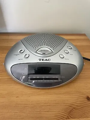 Vintage Teac FM/AM Alarm Clock Radio CRX-100 • $29.90