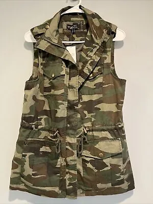 Rue 21 NWT Camo Vest Size Small   • $12