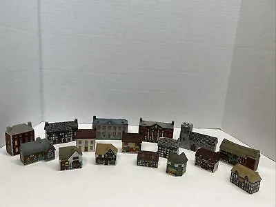 VTG Wade Whimsey-on-Why Village Houses - Lot Of 16 Some Damage See Pics • $200