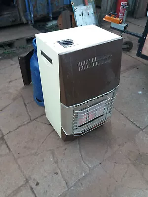 £45 • Buy PORTABLE GAS FIRE WITH FULL GAS BOTTLE  ( Missing One Wheel)