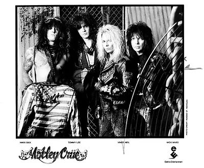 MOTLEY CRUE PHOTO $3+  8x11 1989 W/AUTOGRAPH-SALE-TOMMY LEE-VINCE NEIL-NIKKI SIX • $3.49