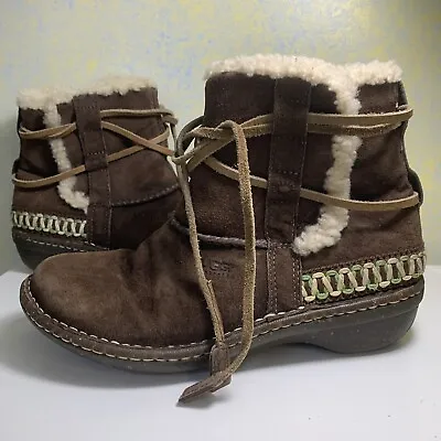 UGG Australia Cove 5178 Size 7 Brown Suede Leather Ankle Womens Sheepskin Boots • $32.64