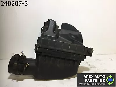 OEM 2008 Volvo S80 AIR INTAKE CLEANER FILTER BOX 8649673 • $59.92