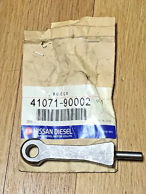 Genuine OEM Nissan UD Truck 1800 2000 2300 Wedge Plate Wheel Cylinder 4107190002 • $74.99