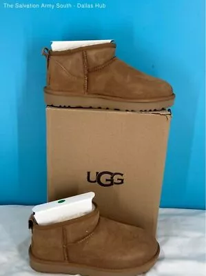 UGG Classic Mini II Women's Boot - Brown Size 7 - NIB • $56