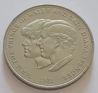 1981 United Kingdom Queen Elizabeth II Charles & Diana Royal Wedding Crown Coin • £3.49