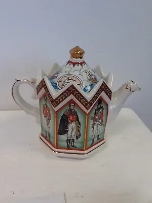 SADLER TEAPOT DUKE OF WELLINGTON & SOLDIERS OF THE BATTLE OF WATERLOO Decorative • £45