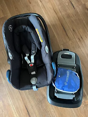 Maxi Cosi Cabriofix Car Seat & Familyfix Isofix Base &rain Cover • £50