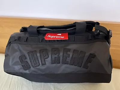 £185 • Buy Supreme The North Face Arc Logo Small Base Camp Duffle Bag - Black