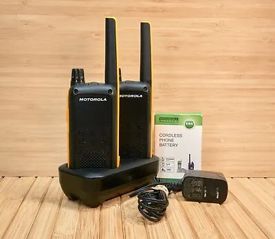 Motorola T471 Talkabout Two-Way Radio (Pair) With Charger Dock • $85