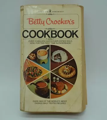 Betty Crocker’s Cookbook 1974 Mass Market Bantam Books Rare Vintage Paperback • $8.97