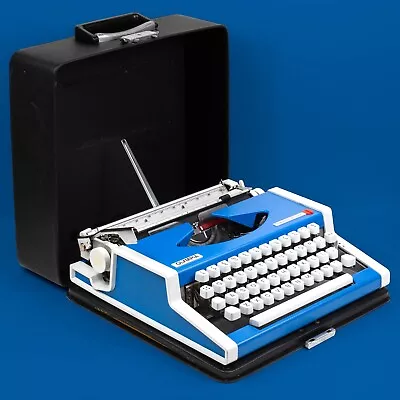 Rare Blue Olympia Traveller De Luxe Portable Typewriter *CLEAN + WORKS* • £474.13