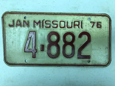 1976 MISSOURI License Plate 4-882 • $19.99