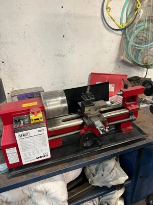Sealey Metalworking Lathe 300mm Between Centres • £550