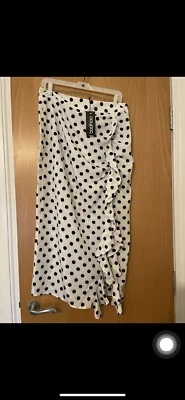 £6 • Buy Boohoo Size 14 Polka Dot Ruffle Split MIDI Skirt WHITE 14