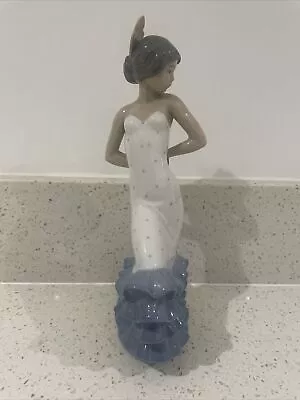 Nao Figurine Flamenco Lady Ornament  • £40