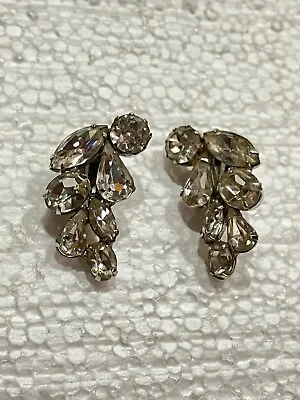 Vintage Designer Signed Weiss Clip On Earrings Clear Glass Rhinestone Jewelry • $16.99