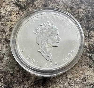 1994 CANADA 1oz 9999 SILVER MAPLE LEAF $5 In Capsule • £25