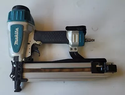 MAKITA AT1150A  16- Gauge  7/16” Medium Crown Pneumatic Stapler ~ Staple Gun • $179