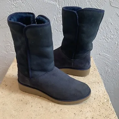 UGG Women's Amie 1013428 Blue Suede Round Toe Pull On Winter Snow Boot Size 8 • $31.99