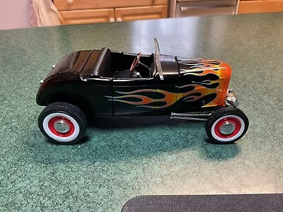 1/18 Ertl Am. Muscle 1932 Ford Roadster  “GREASE “ Black • $39
