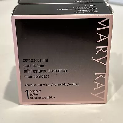 Mary Kay Compact Mini Palette (Unfilled) Magnetic With Mirror  • $5.99