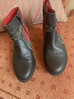 £35 • Buy Desigual Size 5 (38) Dark Grey, Black & Red Patterned Ankle Boots