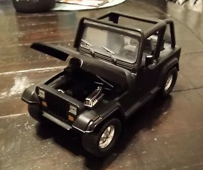 Black Jeep Wrangler 2016 Toy Scale 1/24 • $5.95