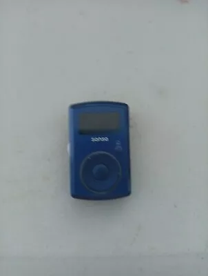 SanDisk Sansa Clip Blue Handheld 1.1  Color Display USB 2.0 2 GB MP3 Player • $20