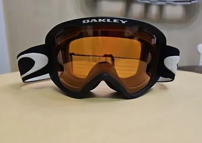 Oakley O2 O-Frame 2.0 Pro MEDIUM Snow Ski Goggles Black W/ Persimmon Lens • $25