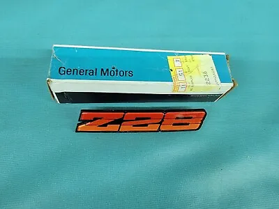 Nos 85 86 1985 1986 Camaro Z-28 Z28 Rocker Panel Emblem Gm 20554150 • $59.95