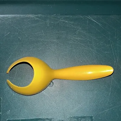 NOS VINTAGE Tupperware Egg Gadget Set Scoop #1334-1 Yolkster Separator YELLOW • $3.99